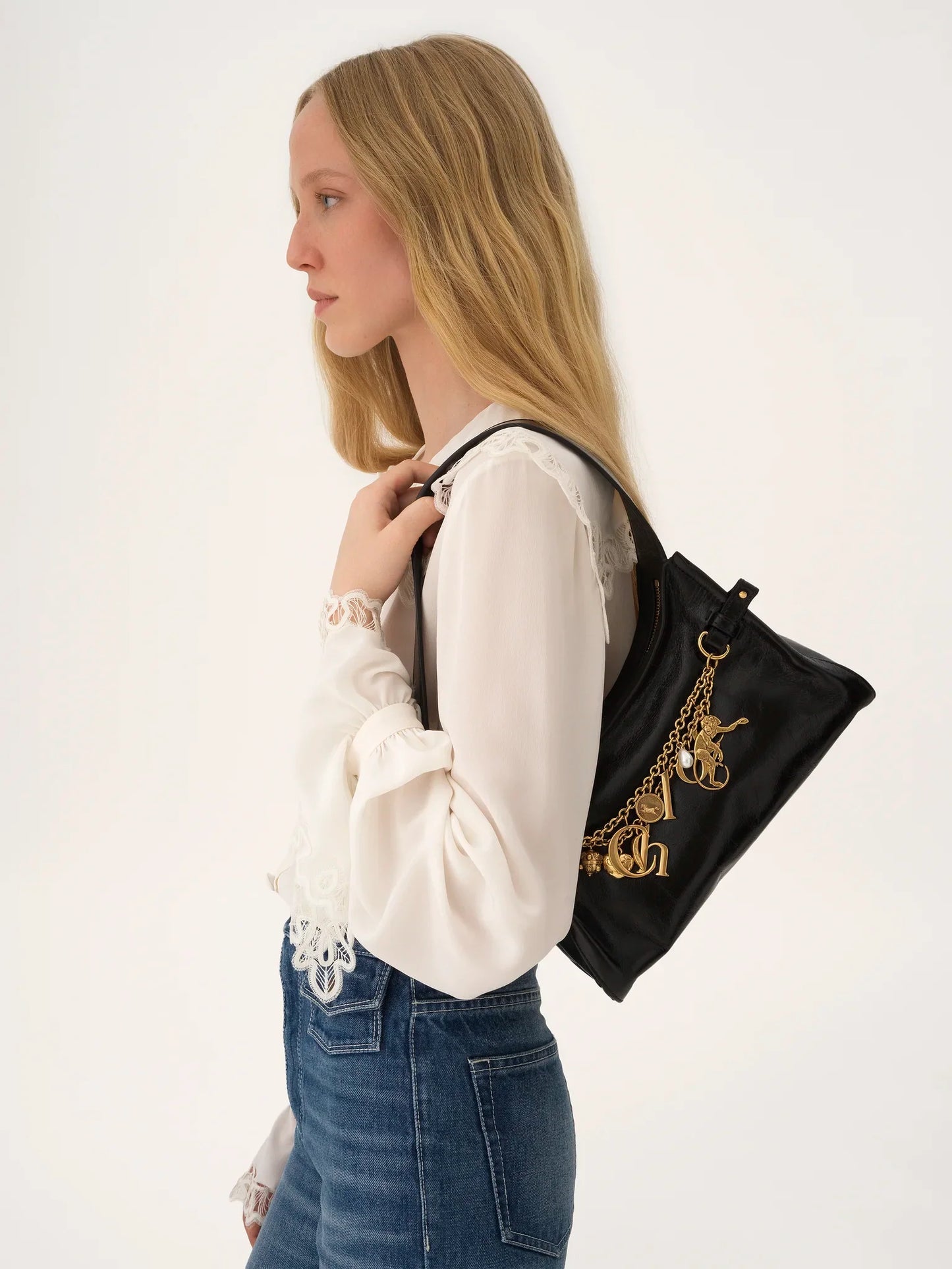 Bolso Hobo con Charms