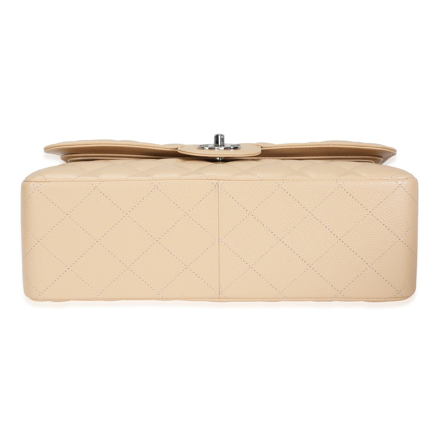 Bolso de mano clásico jumbo de doble solapa, acolchado color beige con textura de caviar