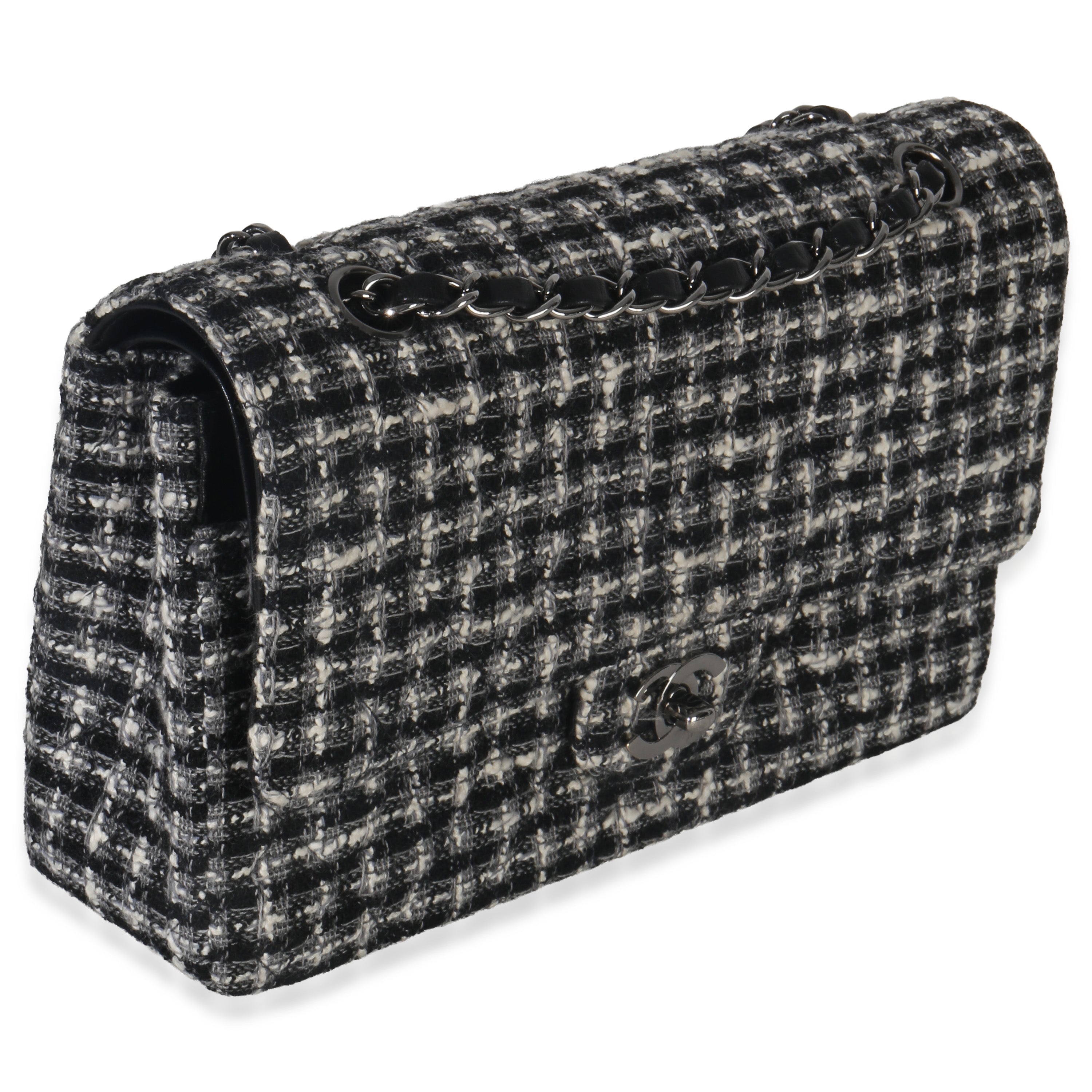 Chanel Black White Tweed Quilted Medium Classic Double Flap Handbag pv