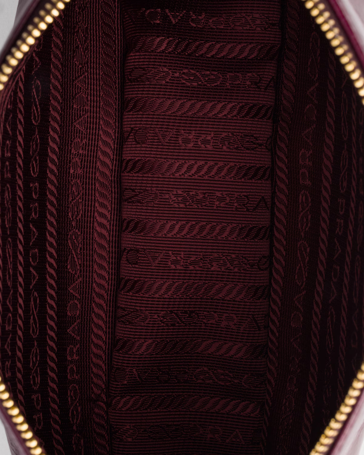 Prada Re-Edition 2002 Mediana