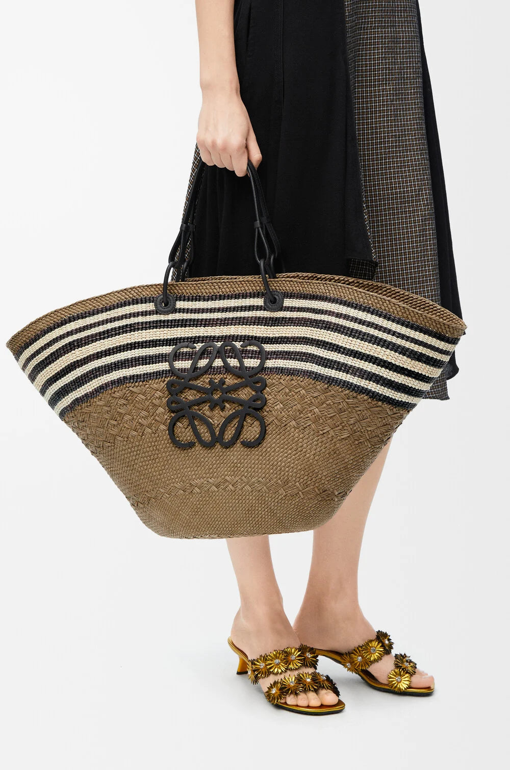 Cesta grande con anagramas 